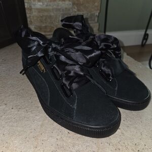 Puma Women's Black Suede Satin Ribbon Ties Sneakers Shoes 7.5